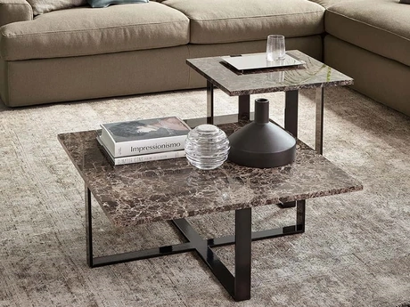 Tavolino Heathrow con top in marmo di Rosini Divani