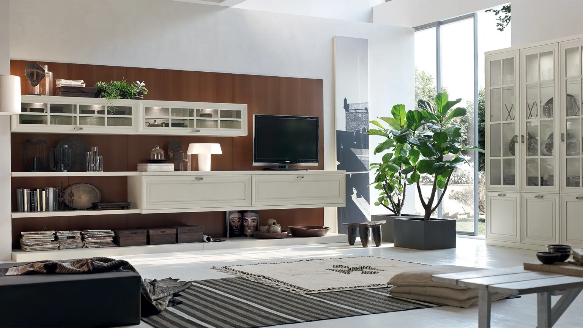 Parete Attrezzata Murano MU455 con boiserie Noce e mobile finitura Panna di Maronese Acf