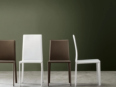 Sedia Paola in cuoio rigenerato di Maronese