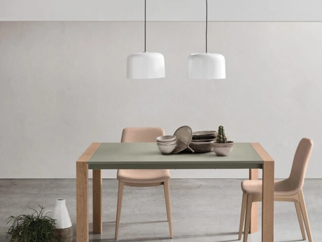 Tavolo allungabile Mikado in laccato e legno di Maronese