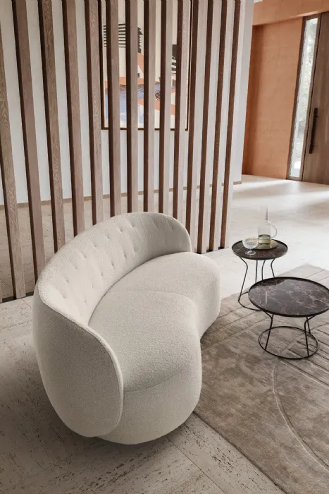 Moby Loveseat